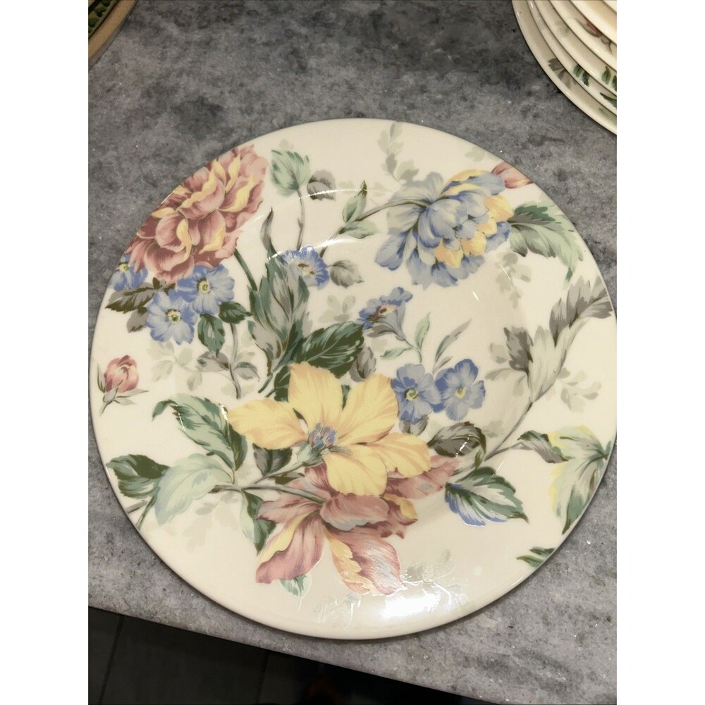 Oscar De La Renta Fine Ivory LF005 English Tapestry Floral Soup Bowl Japan